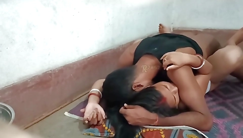 नई नवेली साली की शादी के बाद पहली चुदाई With Bengali Boudi
