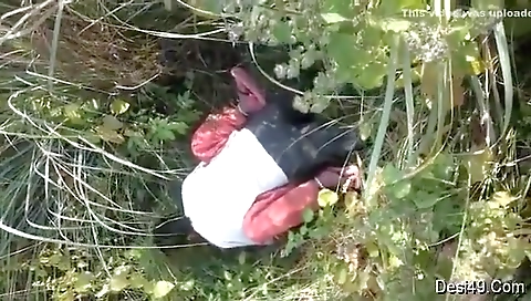 Today Exclusive- Desi Randi Bhabhi Out Door Sex With Customer