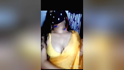 Desi Indian Aunty With Plastic Dildo