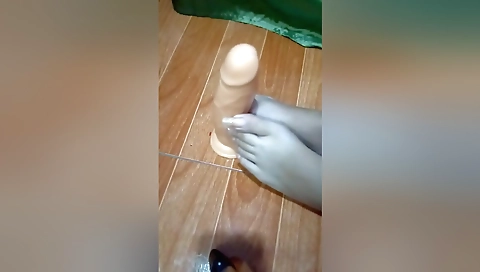 Longnails Dildo Playing