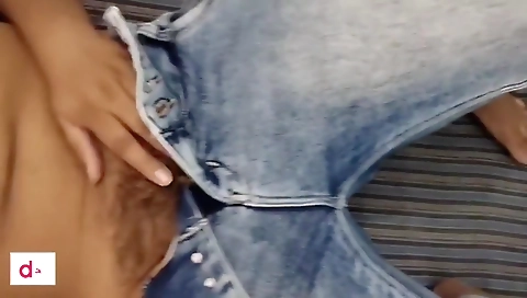 Jean Girlfriend Ki Hariy Pussy Mein Fingering Ka Mzza