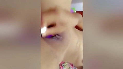 Today Exclusive- Cute Lankan Girl Showing Her Boobs And Pussy