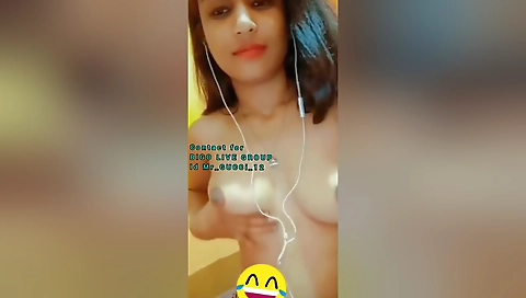 Sexy Desi Girl Shows Her Boobs On Tango Show