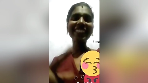 Today Exclusive- Tamil Showing Her Boobs