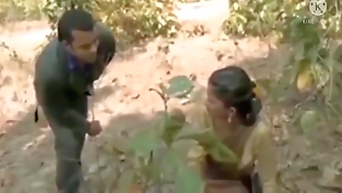 Pat A - Kachra Binne Vali Ladki Ko Ke Jungle Me Choda