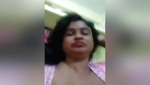 Today Exclusive- Telugu Bhabhi Showing Her Boobs