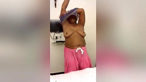 Today Exclusive- Desi Randi Bhabhi Ready For Sex