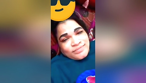 Today Exclusive- Horny Bhabhi Showing Her Boobs And Pussy