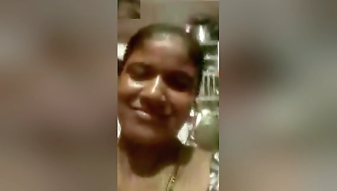 Today Exclusive-tamil Cheating Wife Showing Pussy To Lover