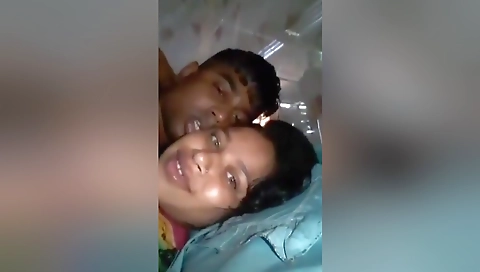 Today Exclusive- Desi Lover Kissing And Fucking