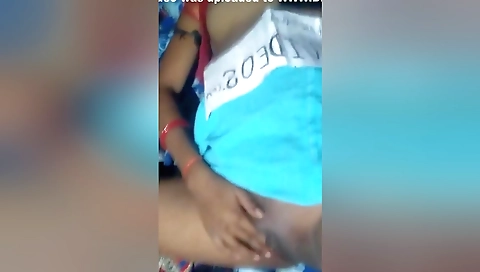Today Exclusive- Desi Village Bhabhi Showing Her Boobs And Pussy