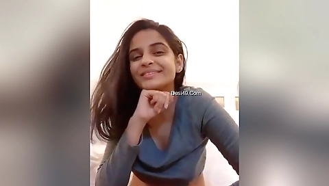 Today Exclusive- Most Demanded Girl Showing Her Boobs And Pussy 4