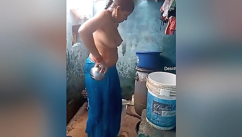 Today Exclusive- Desi Bhabhi Record Her Bathing Video For Lover 1