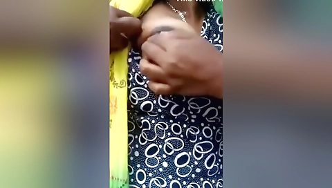 Desi Girl Shows Boobs And Pussy To Lover