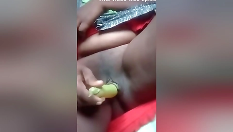 Today Exclusive- Horny Desi Bhabhi Masturbating