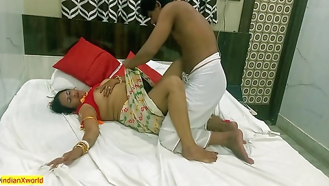 Beautiful Hot Bhabhi Uncut Hardcore Sex With Dirty Hindi Audio
