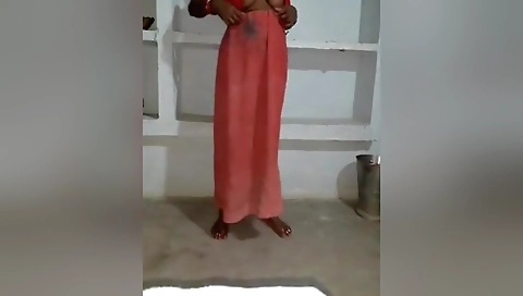 Indian Hot Village Bhabhi Ne Sadi Utarkar Apne Big Nipple Aur Tight Chut Dikhai