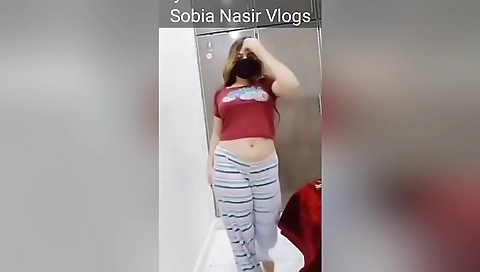 Naila Pakistani Girl Hot Nude Dance On Punjabi Song