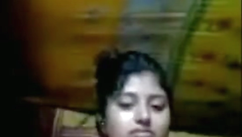 Exclusive- Desi Bhabhi Showing Her Boobs To Lover On Video Call