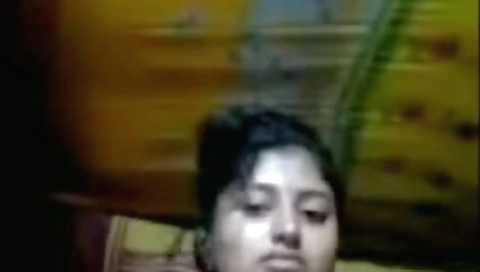 Exclusive- Desi Bhabhi Showing Her Boobs To Lover On Video Call