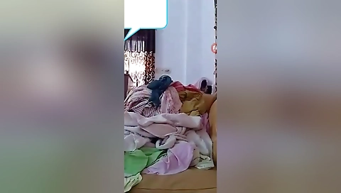 Hot Indian Girl Shows Boobs And Pussy On Vc