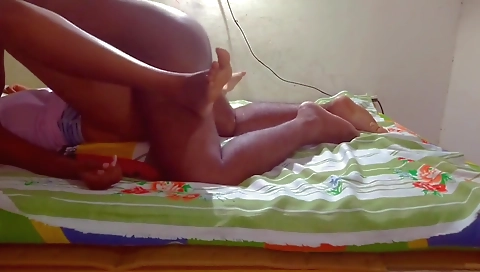 Sri Lankan Wife Having Sex With Old Boyfriend. මිනිහට හොරෙන් රූම් ගිහින් මාට්ටු