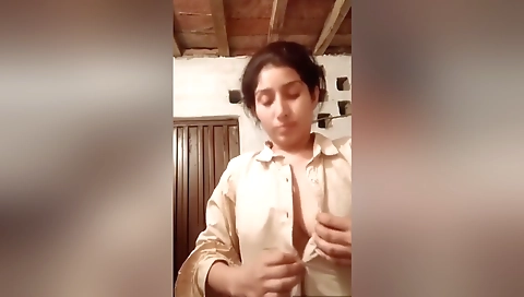 Today Exclusive- Sexy Paki Girl Showing Her Boobs 7