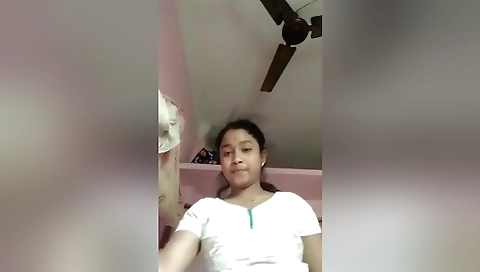 Today Exclusive- Sexy Desi Girl Showing Her Boobs And Pussy 2