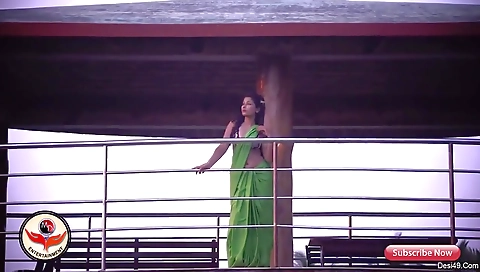 First On Net -saree Fashion Green Silk Saree Look 2