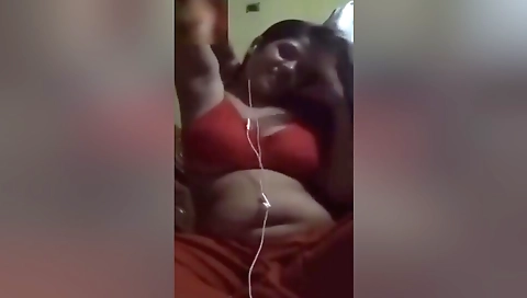 Today Exclusive- Cute Bangla Girl Showing Her Boobs On Video Call