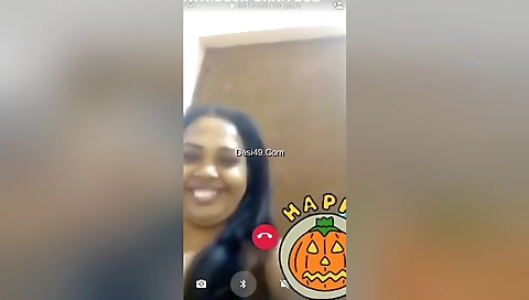 Desi Girl Showing Her Boobs And Pussy To Lover On Vc