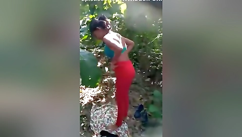 Today Exclusive- Desi Lover Outdoor Fucking