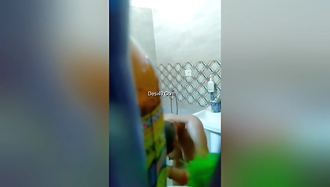 Today Exclusive- Sexy Desi Bhabhi Bathing Record In