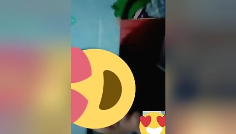Today Exclusive- Desi Girl Showing Boob Sto Lover On Video Call