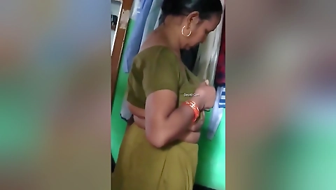 Today Exclusive- Desi Boudi Wearing Cloths After Bathing 2