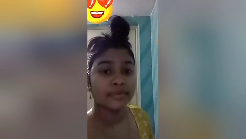 Today Exclusive- Cute Bangla Girl Showing Her Boobs