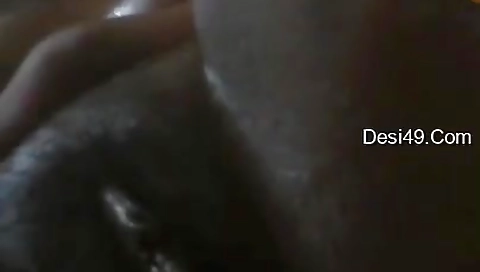 Today Exclusive- Desi Village Boudi Showing Her Boobs And Pussy