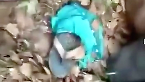 Today Exclusive- Desi Village Randi Fucked In Jungle