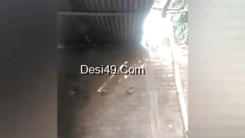 Sexy Bhabhi Record Her Bathing Video For Lover