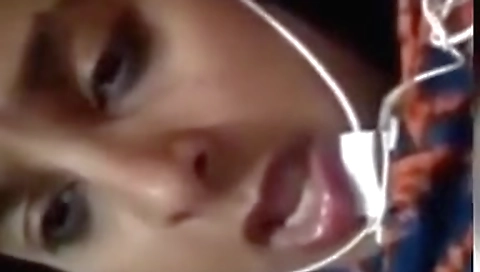 Today Exclusive -sexy Desi Girl Showing Her Boobs And Pussy On Video Call