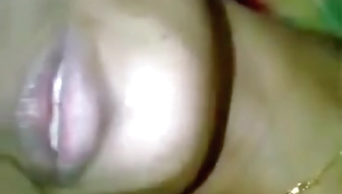 Today Exclusive- Village Bhabhi Showing Her Boobs And Pussy 2
