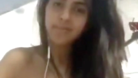 Today Exclusive- Cute Desi Girl Showing Boobs On Video Call