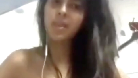 Today Exclusive- Cute Desi Girl Showing Boobs On Video Call