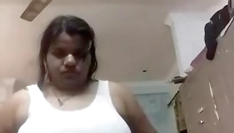 Today Exclusive- Sexy Bhabhi Showing Big Boobs And Pussy