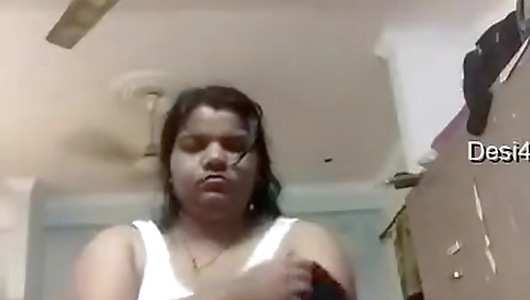 Today Exclusive- Sexy Bhabhi Showing Big Boobs And Pussy