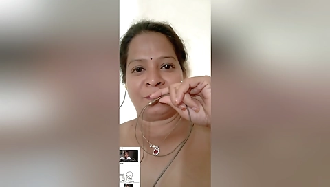 Today Exclusive- Horny Mallu Bhabhi Showing Her Boobs