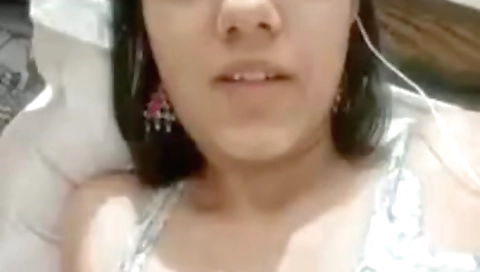 Today Exclusive- Horny Bahbhi Showing Her Boobs 4