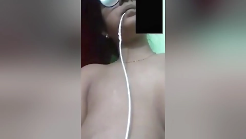 Today Exclusive- Sexy Bangla Girl Showing Her Big Boobs