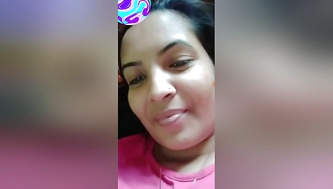 Today Exclusive- Boudi Showing Her Boobs