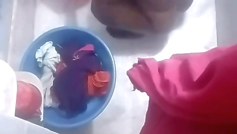 Today Exclusive- Desi Bhabhi Bathing Record By